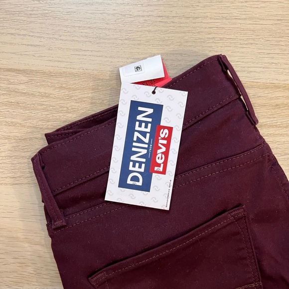 Maroon Levi Jeans - Picture 3 of 6